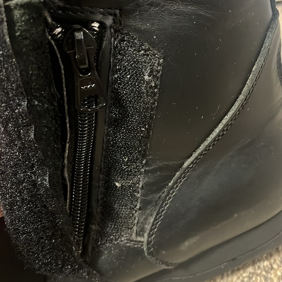 Alpinestars Black Motocycle Boots with Textured Leather - Picture 7 of 13